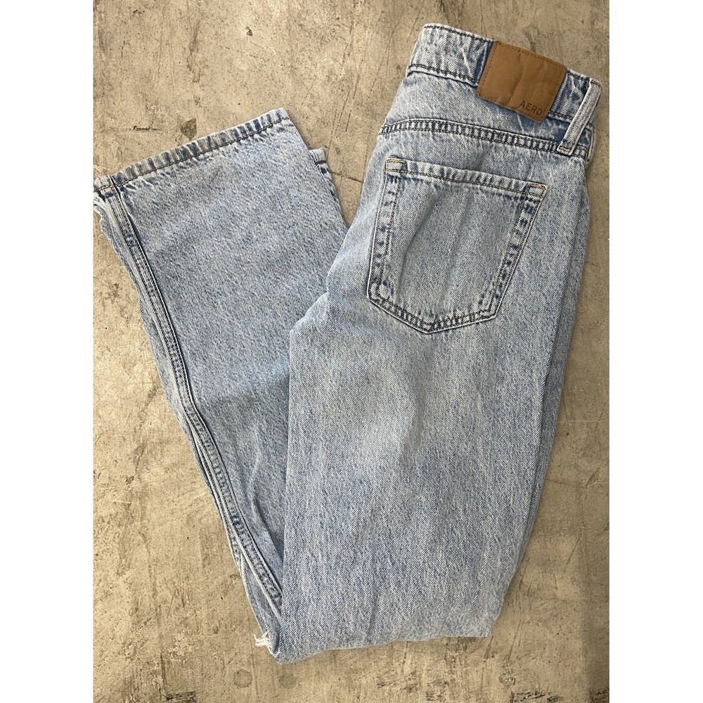 Aeropostale Low Rise Baggy Distressed Light Washed Jeans -00